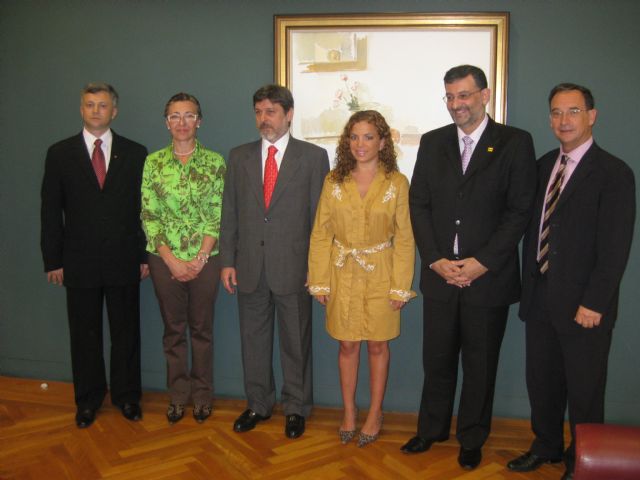 María del Carmen Pelegrín y Beatriz Hontoria reciben al Embajador de Brasil en España - 1, Foto 1