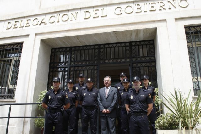 Los agentes del Cuerpo Nacional de Policía utilizarán desde hoy un nuevo uniforme de trabajo. - 1, Foto 1
