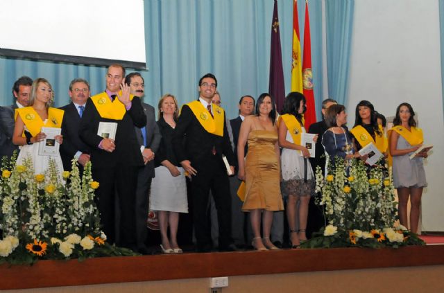 140 estudiantes de Medicina celebraron su acto de imposición de becas - 1, Foto 1