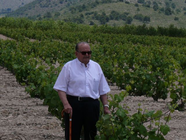 Francisco Olivares Jiménez, ya ha sido nombrado como ´Agricultor del año 2010´ - 1, Foto 1