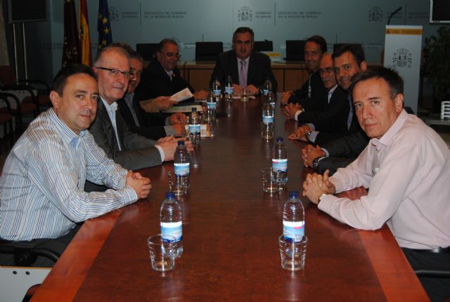 Los usuarios del Servicio Municipal de Apoyo Psicosocial realizan una visita al yacimiento argárico de La Bastida, Foto 1