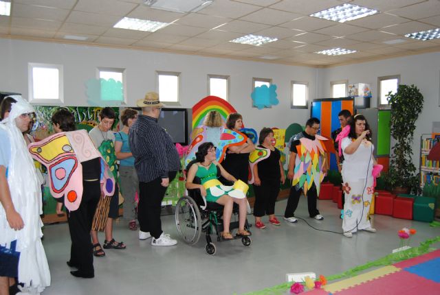 Los alumnos de Aidemar debutan con la obra teatral La Primavera - 1, Foto 1