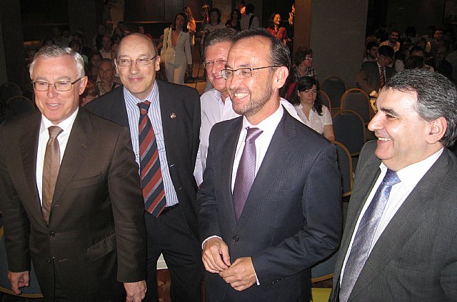 Más de 300 expertos de toda España evalúan en Murcia la calidad de la enseñanza superior y la investigación de las universidades - 2, Foto 2