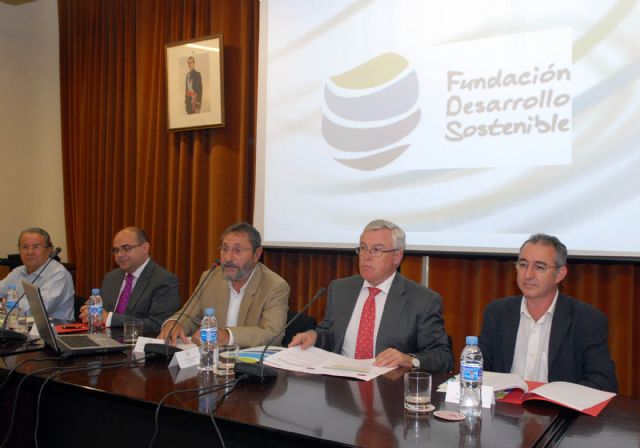 La Fundación de Desarrollo Sostenible se constituye con el rector de la Universidad de Murcia en su Patronato - 1, Foto 1