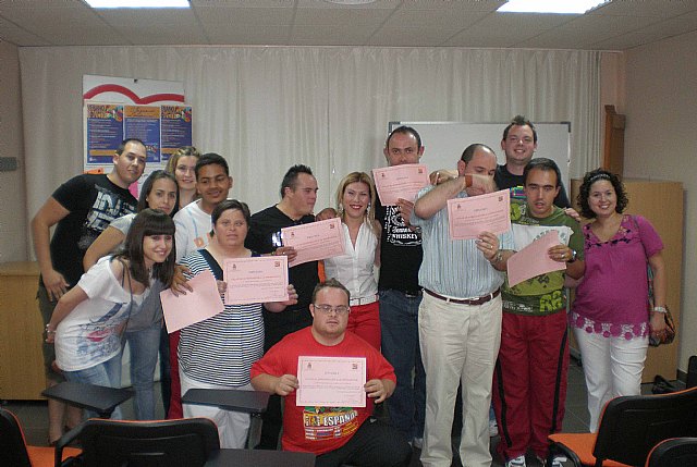 Curso de iniciación a la Informática básica dirigido a usuarios del centro ocupacional Apcom - 1, Foto 1