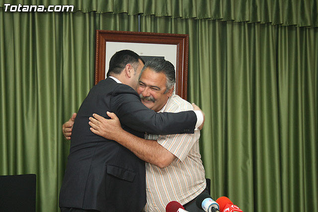 El alcalde de Totana hace entrega al ayuntamiento de Aledo 123 archivos digitales - 9