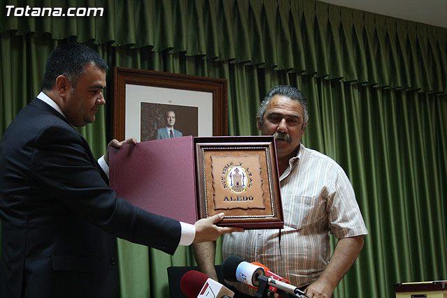 El alcalde de Totana hace entrega al ayuntamiento de Aledo 123 archivos digitales - 15