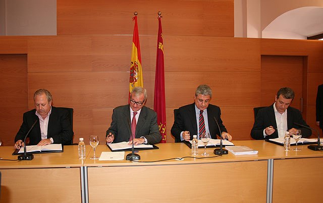 Gobierno regional, empresarios y sindicatos firman el Pacto por la Promoción del Empleo - 2, Foto 2