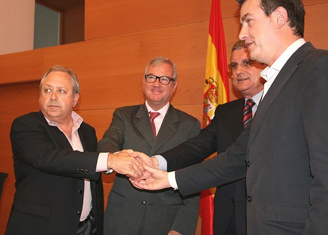 Valcárcel destaca que el consenso para alcanzar el Pacto por el Empleo es un ejercicio de responsabilidad en circunstancias difíciles - 1, Foto 1