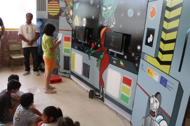 Una extraterrestre fomenta la interculturalidad entre los más pequeños - 3, Foto 3