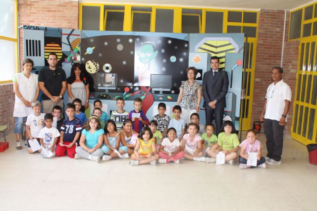 Una extraterrestre fomenta la interculturalidad entre los más pequeños - 4, Foto 4