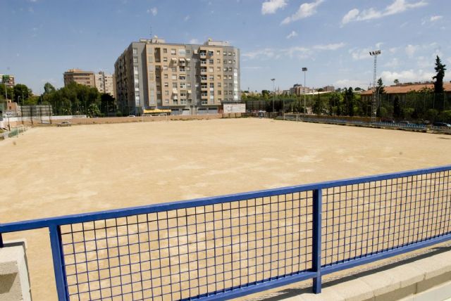 Las obras para dotar de césped artificial a los campos de fútbol de Ciudad Jardín y El Algar comienzan la semana próxima - 2, Foto 2