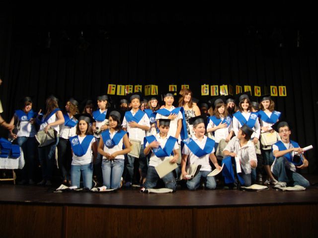 Más de medio centenar de alumnos del Monte Anaor se gradúan - 1, Foto 1