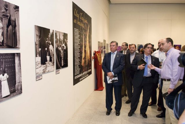 Inaugurada la exposición Una Tradición en Imágenes - 4, Foto 4