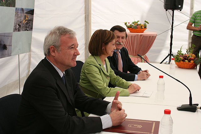 Valcárcel reitera ante la ministra Espinosa la exigencia de un gran Pacto Nacional del Agua - 1, Foto 1