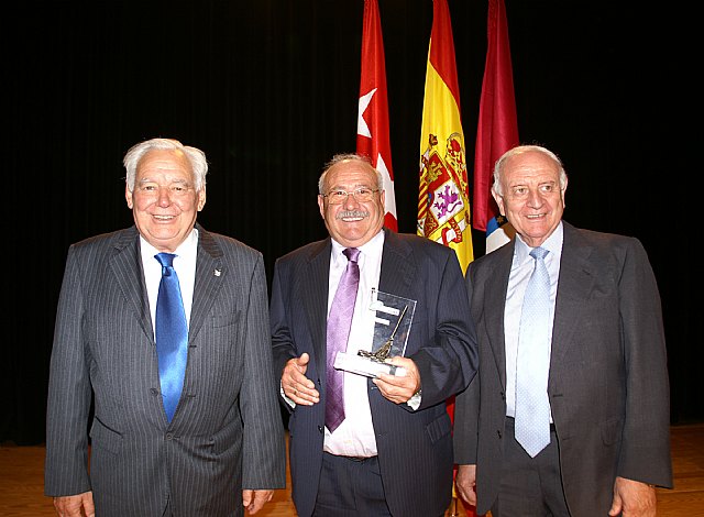 El Ayuntamiento de Los Alcázares recibe el premio Escoba de Plata 2010 por su gestión de limpieza urbana - 1, Foto 1