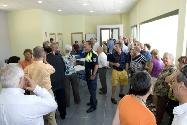 La alcaldesa inaugura el nuevo local social de Los Popos - 5, Foto 5