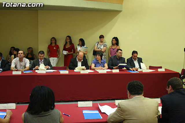 El alcalde de Totana y el consejero de Poltica Social suscriben un convenio por 114.847 euros - 5