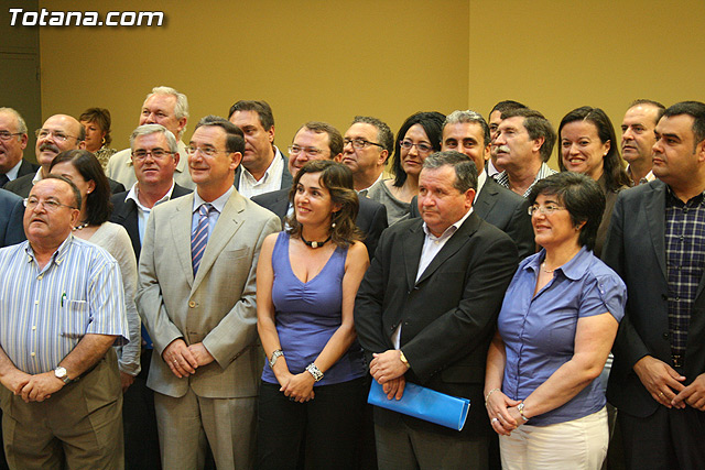 El alcalde de Totana y el consejero de Poltica Social suscriben un convenio por 114.847 euros - 23