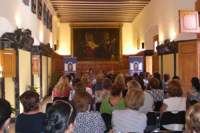 La concejalía de Mujer e Igualdad de Oportunidades organizó un viaje cultural a Caravaca de la Cruz, Foto 1