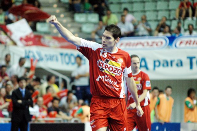 El capitán Kike Boned amplía su contrato con el Club hasta junio de 2013 - 1, Foto 1