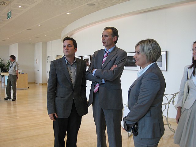 El LAB muestra la obra de ocho artistas jóvenes de la Región en una exposición colectiva en Bruselas - 1, Foto 1