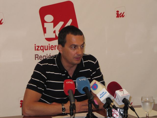 IU+LV presenta una enmienda a la totalidad al proyecto de Ley para la reducción del salario de los empleados públicos - 1, Foto 1