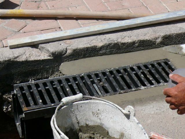 La concejalía de Servicios instala una valla en los juegos infantiles de Ronda Poniente - 2, Foto 2