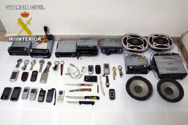 La Guardia Civil detiene a tres personas e imputa a otra, dedicadas a cometer robos con violencia - 1, Foto 1