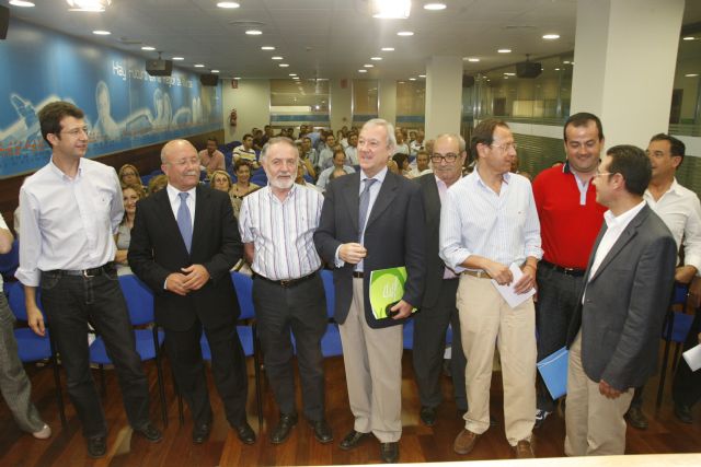 Valcárcel: El PP es un partido abierto al diálogo social - 1, Foto 1