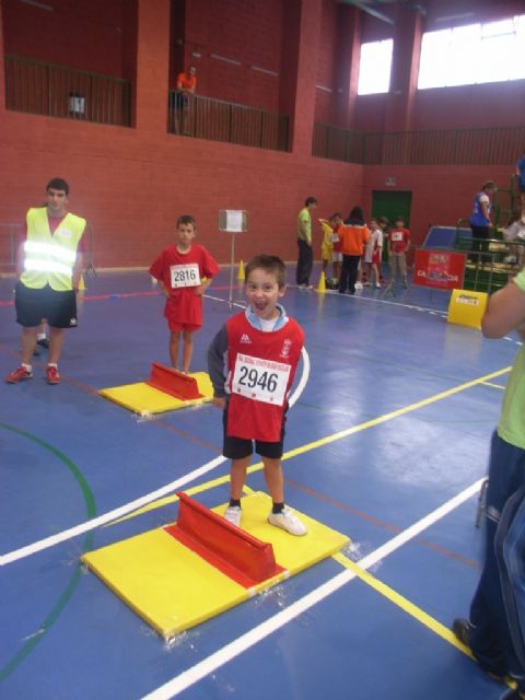 Un total de diez alumnos de los colegios La Milagrosa y Reina Sofía participan en la final regional benjamín de Jugando al atletismo, Foto 2
