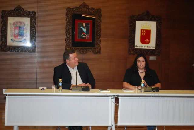 Presentado el primer libro de la joven autora unionense, Esther Lorente Corví - 1, Foto 1