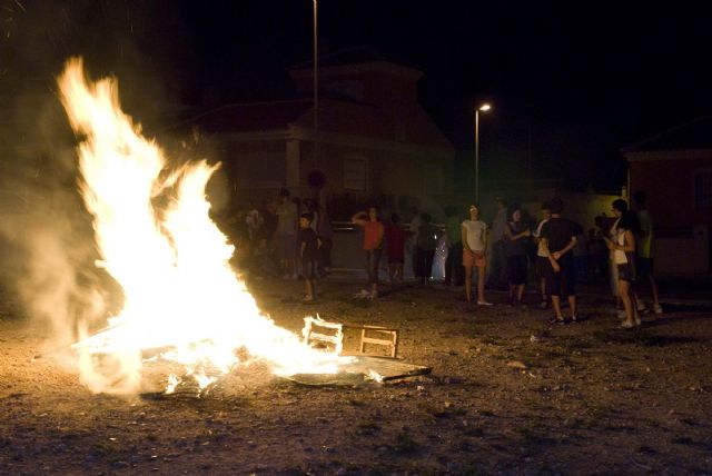 Noche de hogueras movida, pero sin incidentes de alcance - 2, Foto 2