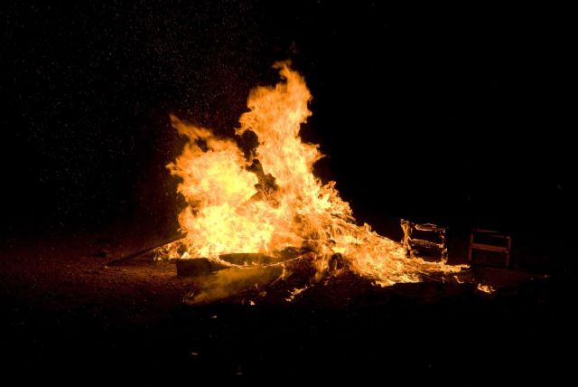 Noche de hogueras movida, pero sin incidentes de alcance - 3, Foto 3
