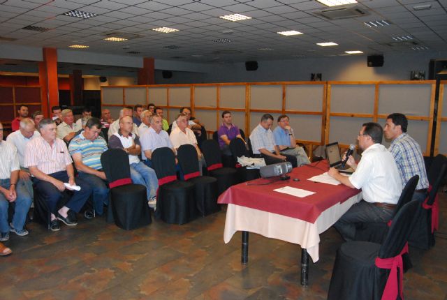 El director general de Patrimonio Natural y Biodiversidad y el concejal de Agricultura participan en las jornadas sobre Seguros Agrarios, Foto 1