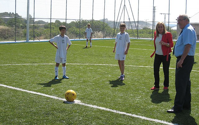 Los caravaqueños disfrutan desde hoy del primer campo de fútbol 7 del municipio - 1, Foto 1