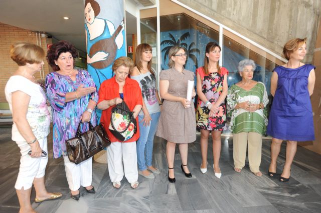 23 alumnos del instituto Príncipe de Asturias entregan el dinero obtenido a la Asociación contra el Cáncer - 1, Foto 1