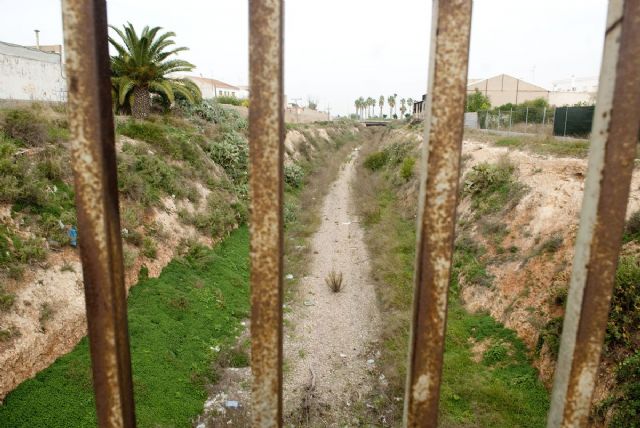 La Vía Verde del Barrio Peral romperá barreras - 1, Foto 1