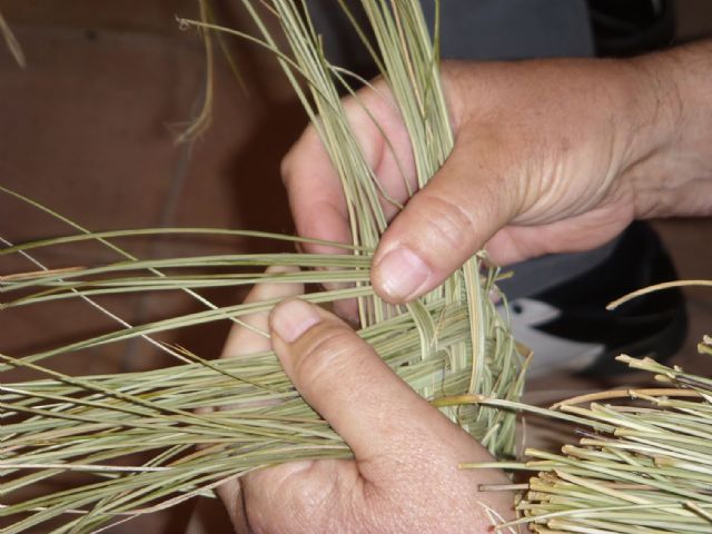 El martes 29 de junio se inaugura una exposición de trabajos realizados en unos cursos de artesanía - 1, Foto 1