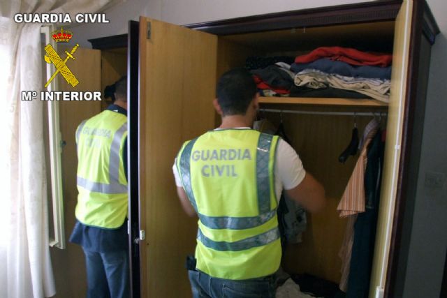 La Guardia Civil desarticula una banda dedicada al tráfico de droga en Alhama de Murcia, Foto 1