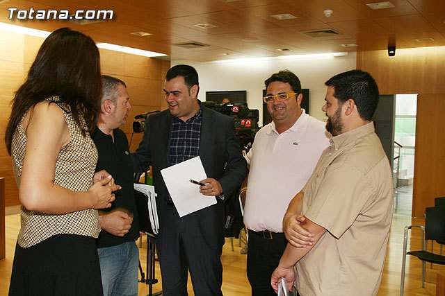 Más de una treintena de alumnos voluntarios de los IES Prado Mayor y Juan de la Cierva participarán en una experiencia innovadora, Foto 1