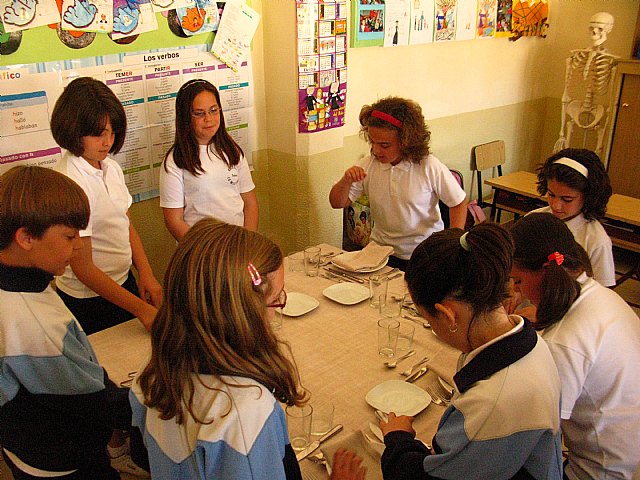More than 600 students participate in the kitchen workshop "Sharing the kitchen" for boys and girls, Foto 1