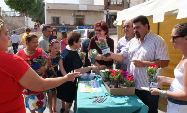 Puerto Lumbreras clausura el Mes del Medio Ambiente con el reparto de 500 plantas como símbolo de desarrollo sostenible - 1, Foto 1