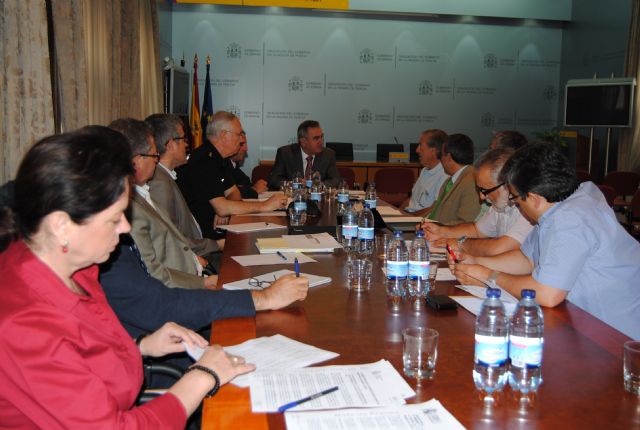 La Delegación del Gobierno reúne al Operativo de Control y Atención de Inmigrantes en la costa de la Región - 1, Foto 1