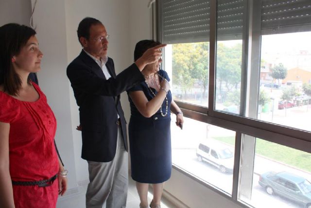 El Alcalde entrega las llaves de 10 viviendas a sus nuevos propietarios en el Barrio del Progreso - 2, Foto 2