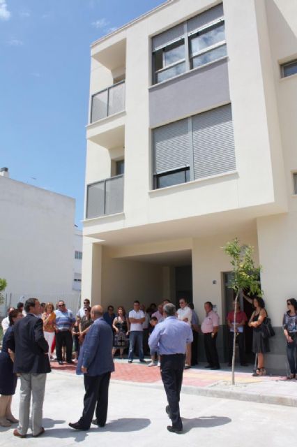 El Alcalde entrega las llaves de 10 viviendas a sus nuevos propietarios en el Barrio del Progreso - 3, Foto 3