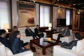 El jefe del Ejecutivo murciano recibe al presidente de la Federación Regional de Organizaciones Empresarial es de Transporte de Murcia
