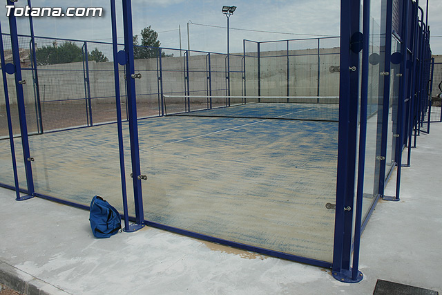 Los vecinos de El Paretn-Cantareros disfrutarn en breve de dos pistas deportivas, una de tenis y otra de pdel - 2
