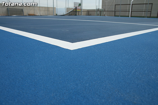 Los vecinos de El Paretn-Cantareros disfrutarn en breve de dos pistas deportivas, una de tenis y otra de pdel - 7
