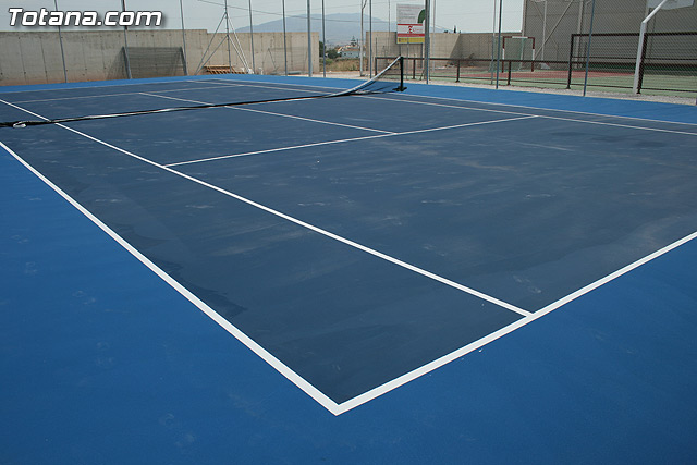 Los vecinos de El Paretn-Cantareros disfrutarn en breve de dos pistas deportivas, una de tenis y otra de pdel - 8